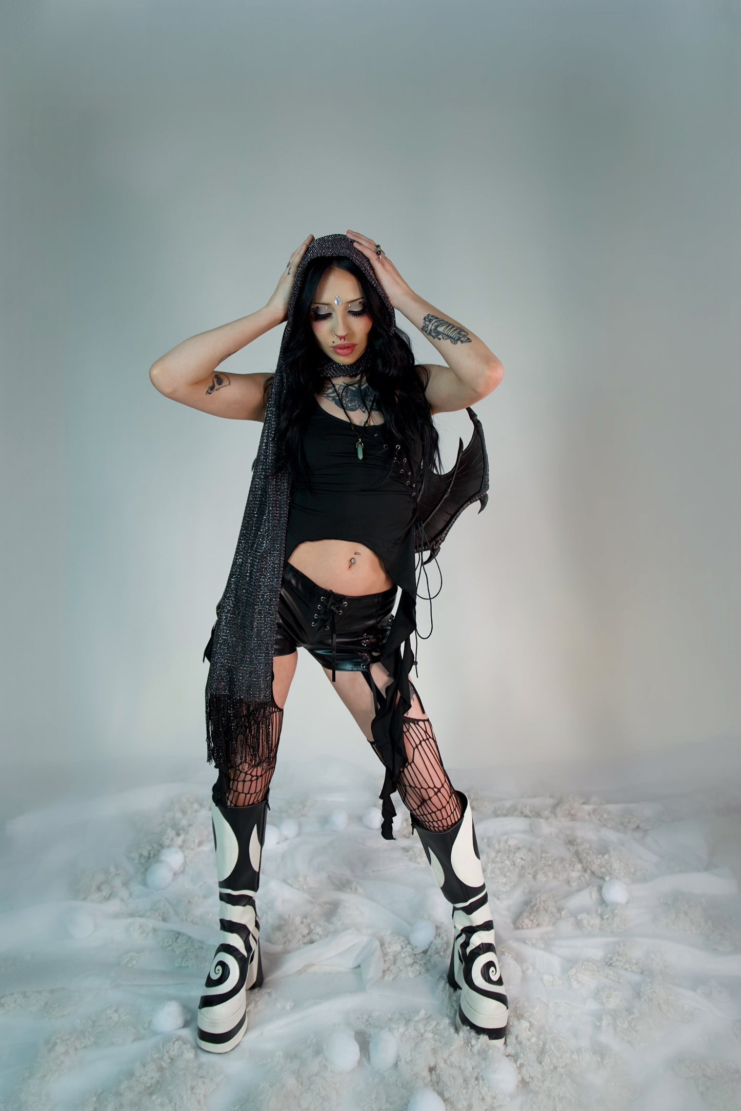 Shimmer Metallic Fishnet Pash Black/Silver